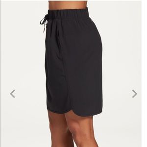 Calia by Carrie Underwood skirt mid rise black S